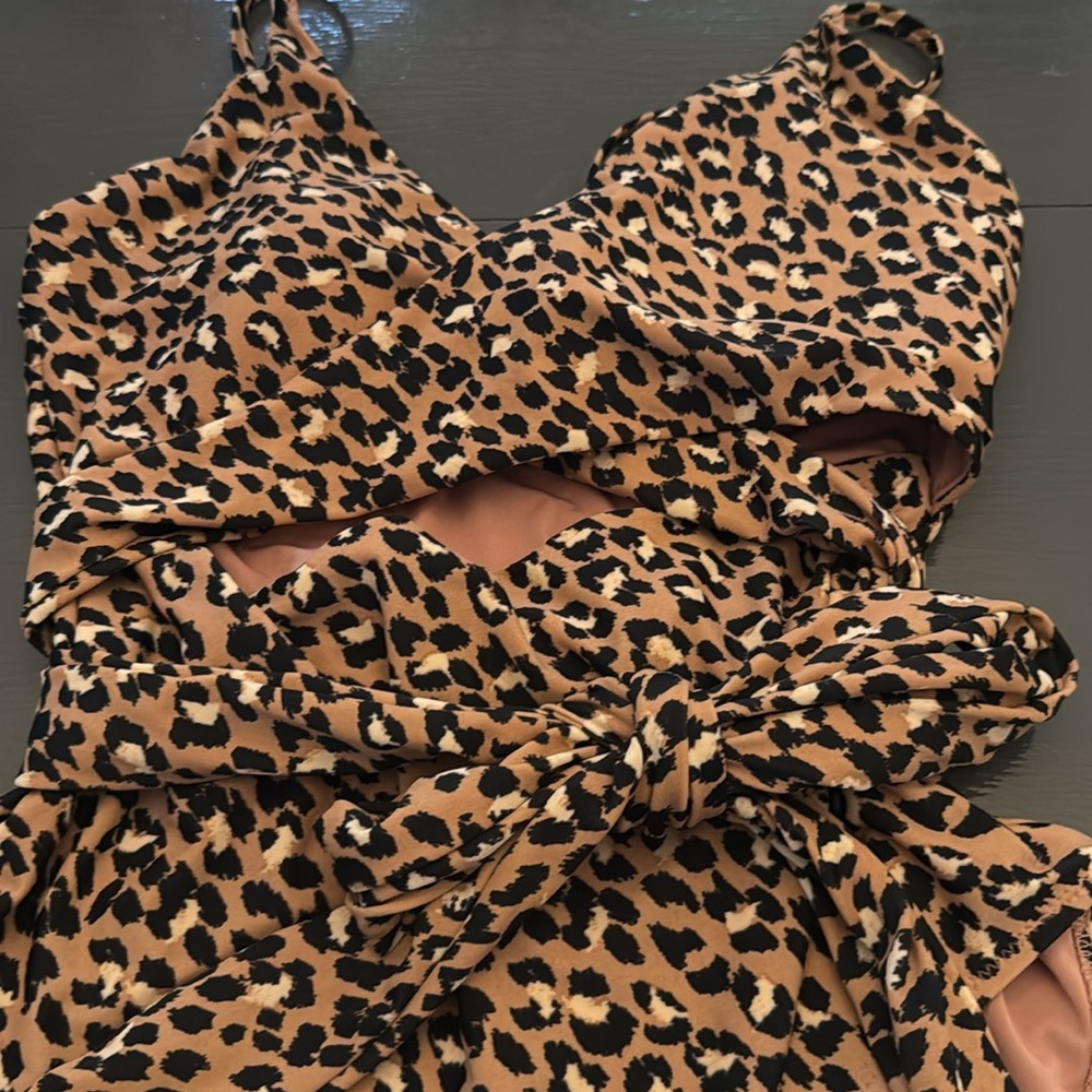 Aerie wrap around leopard one piece - Picture 6 of 9